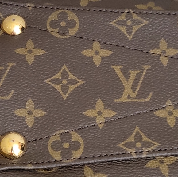 Louis Vuitton Monogram V Tote MM in Safran - Picture 11 of 13